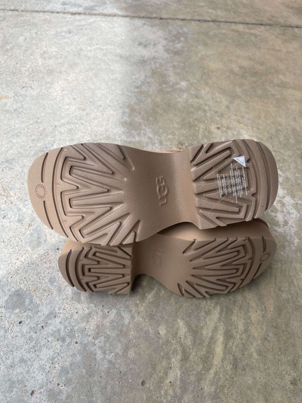 NWT UGG Classic Ultra Mini New Heights Chestnut Womens Size 9 Boot Platform - Picture 6 of 8